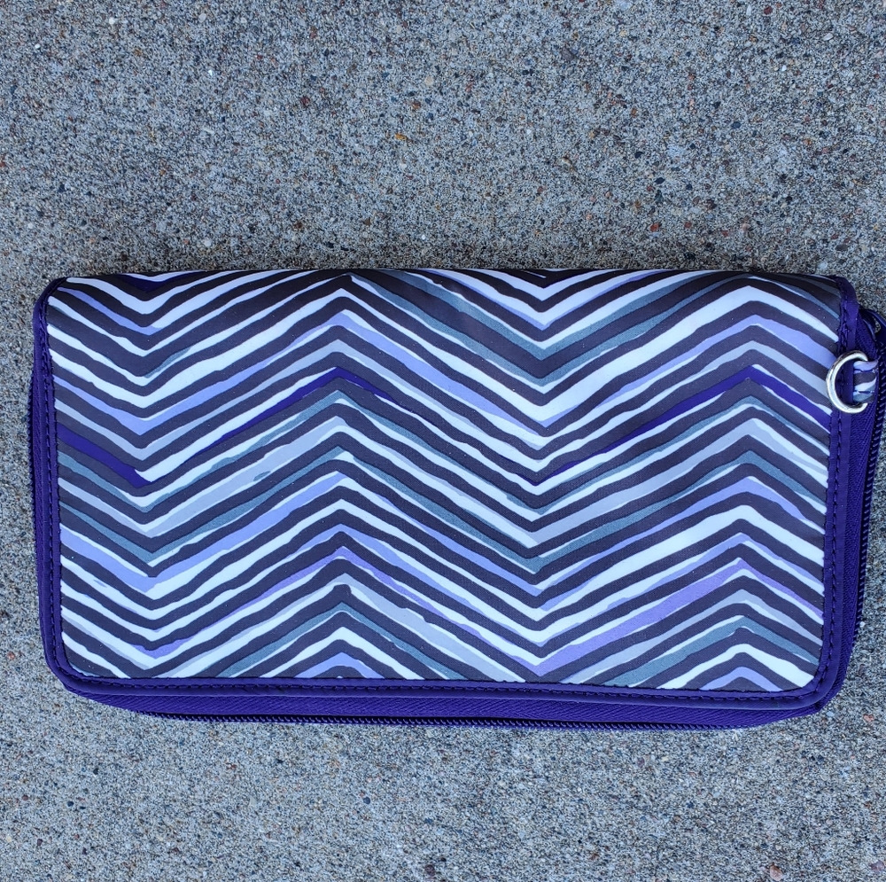 Thirty one save your way clutch